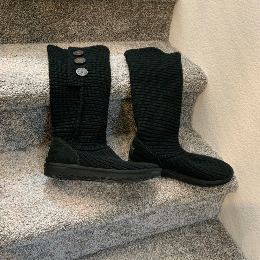 Authentic Uggs Size 9 - image 5